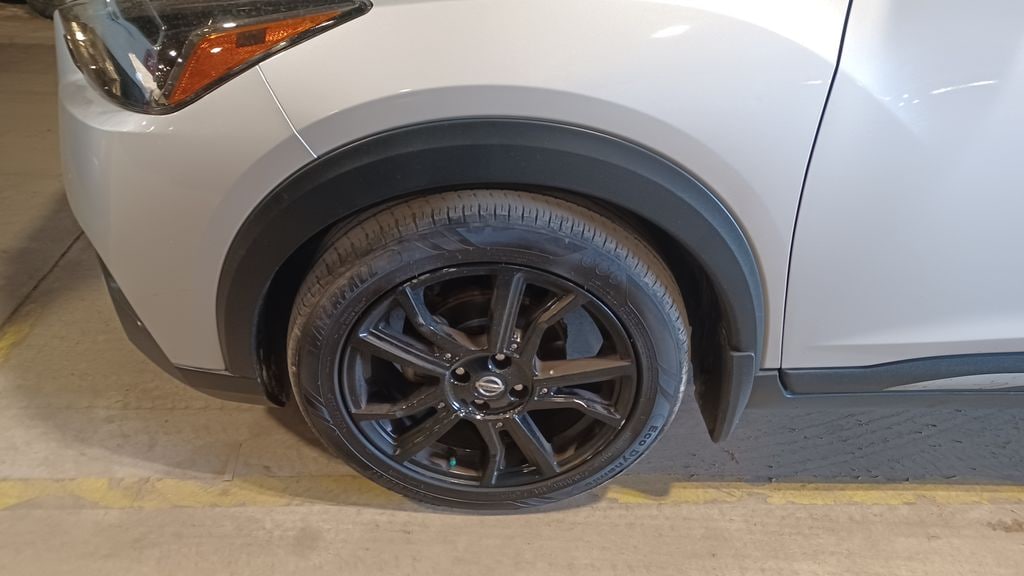 Used 2020 Nissan Kicks SR SUV