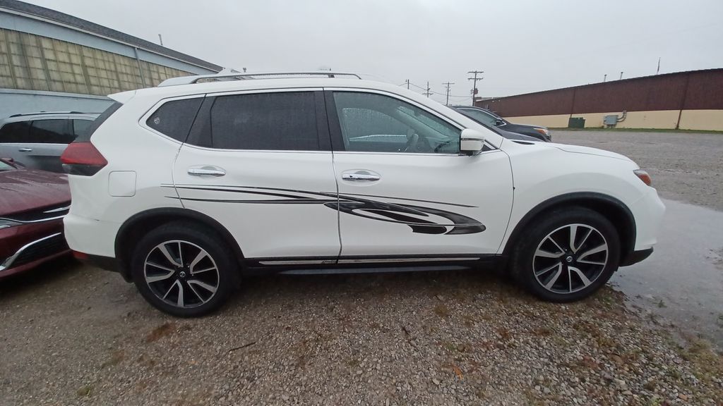 2018 Nissan Rogue SL photo 2