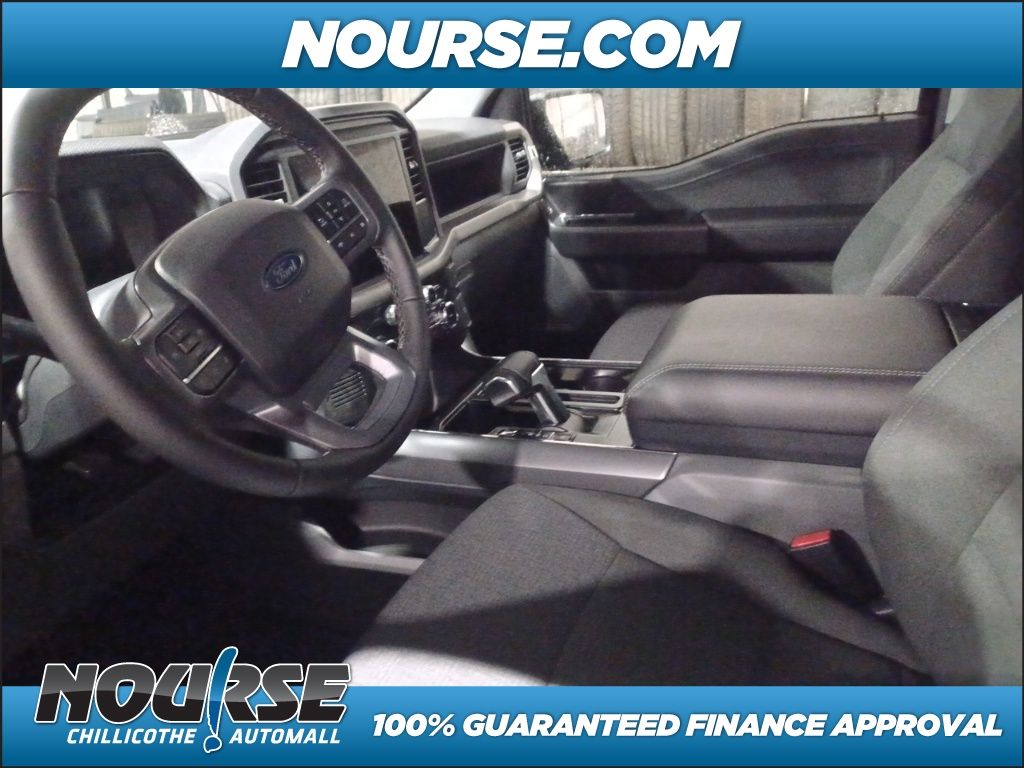 2025 Ford F-150 Lightning XLT photo 3