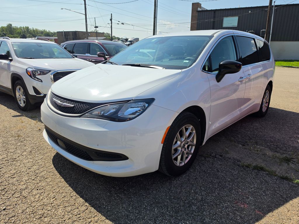 2024 Chrysler Voyager