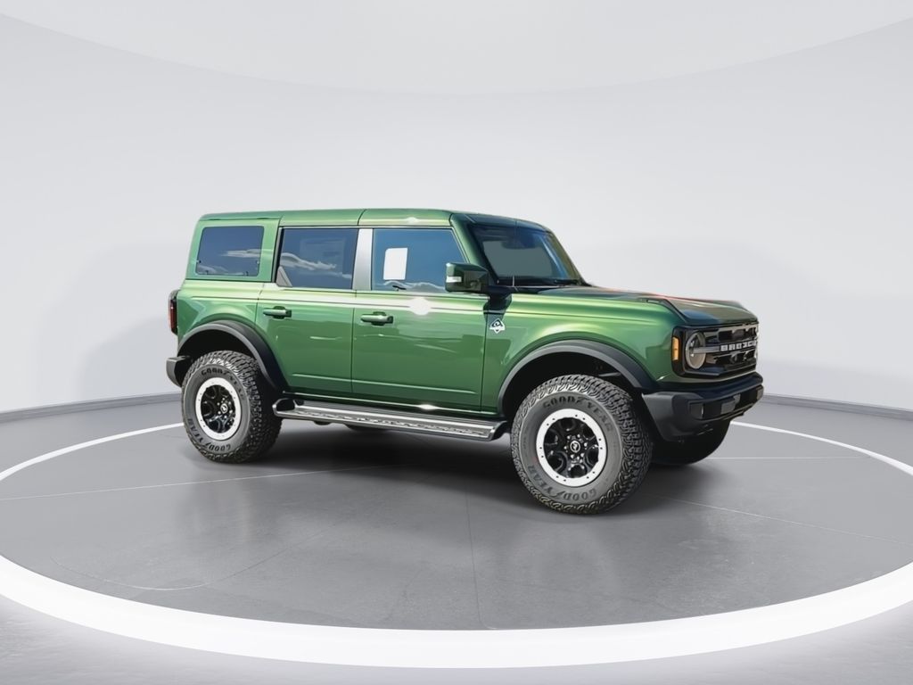 2025 Ford Bronco Outer Banks photo 2