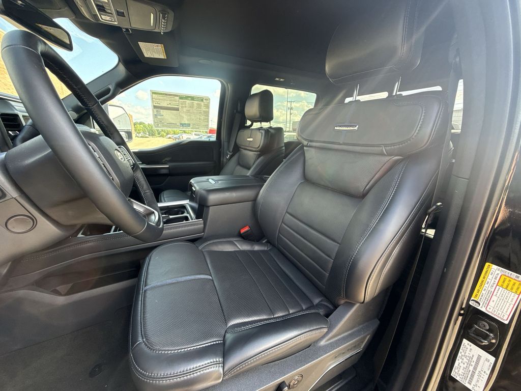 2026 Ford F-350 Super Duty Platinum - Photo 13