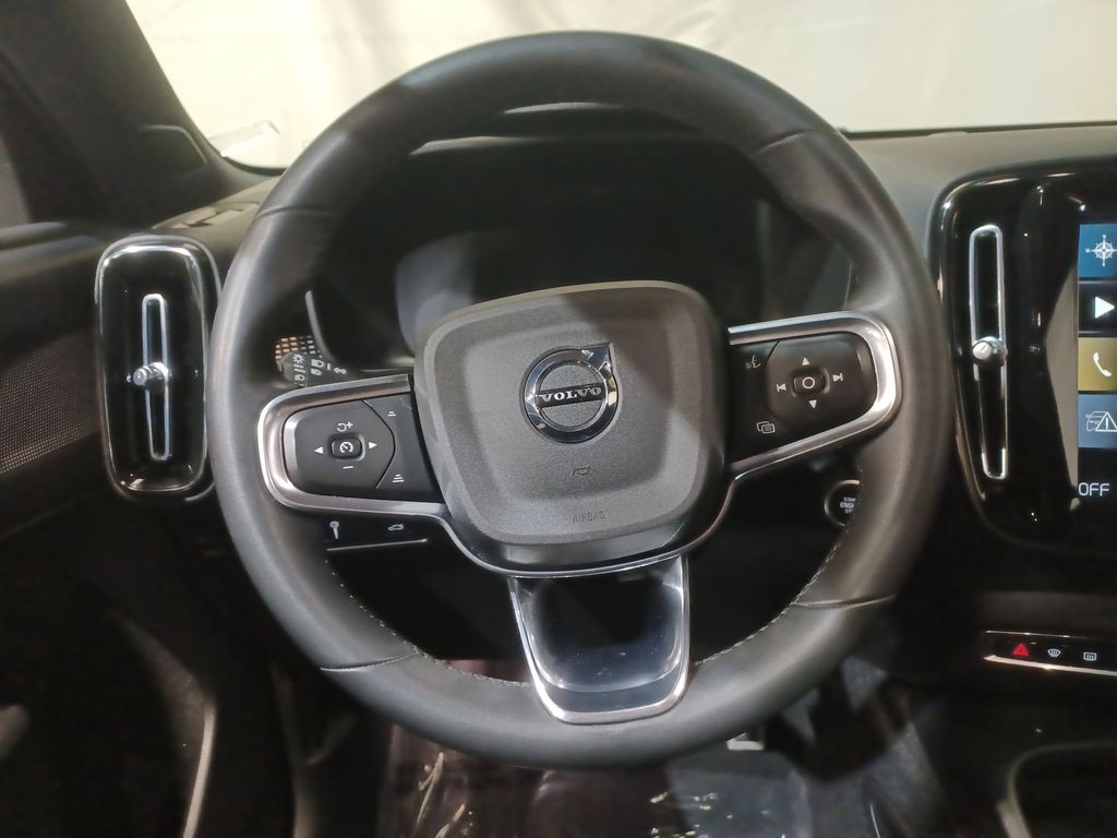 2022 Volvo XC40 R-Design - Photo 11