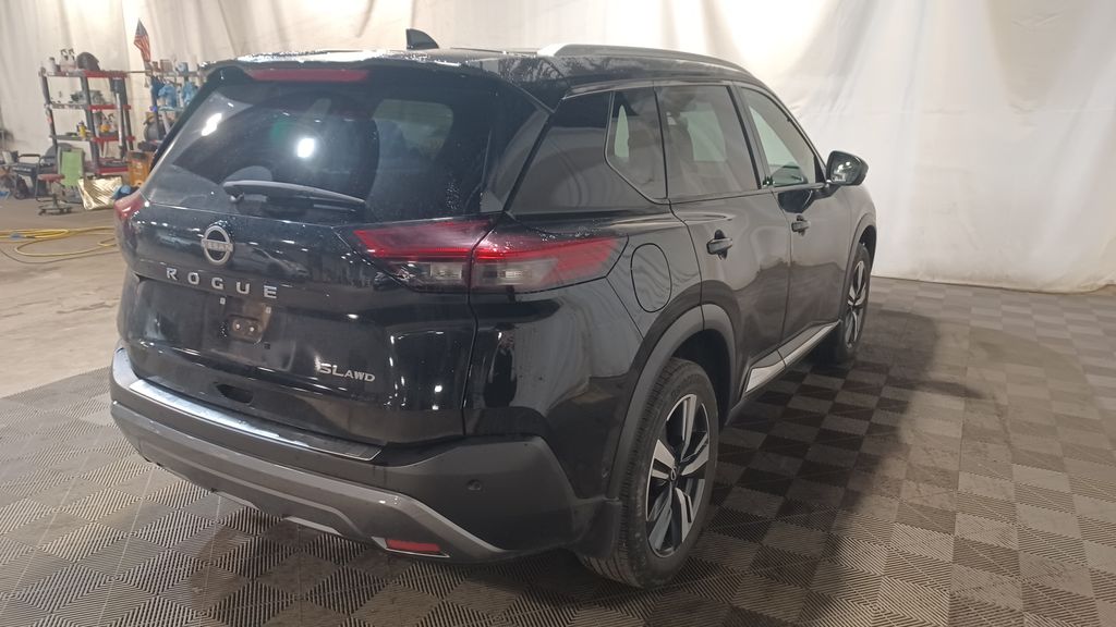 2023 Nissan Rogue SL photo 2