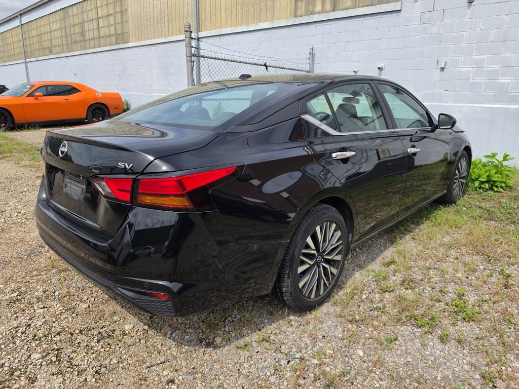 Used 2024 Nissan Altima 2.5 SV Sedan