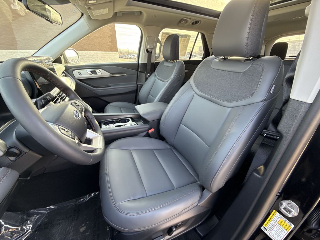 2026 Ford Explorer Active - Photo 13