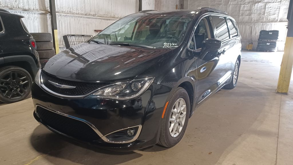 2020 Chrysler Pacifica Touring L's photo
