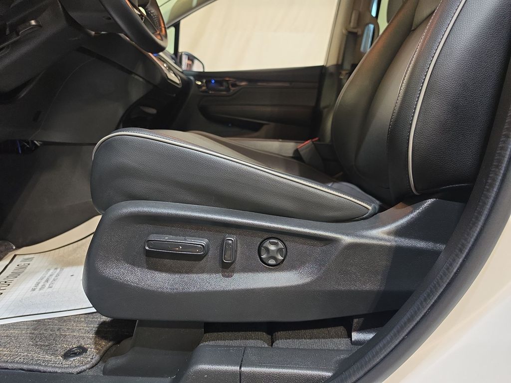 2025 Honda Odyssey Touring - Photo 14