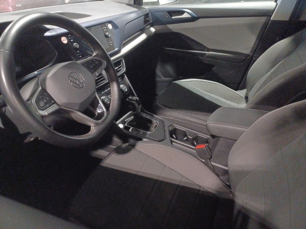 2024 Volkswagen Taos SE photo 3