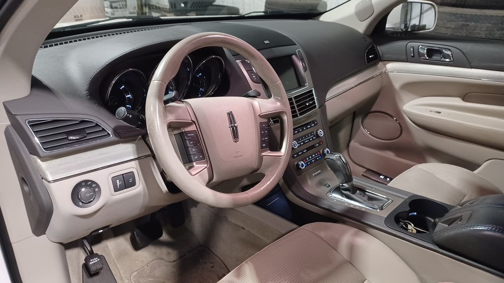 2012 Lincoln MKT EcoBoost photo 4