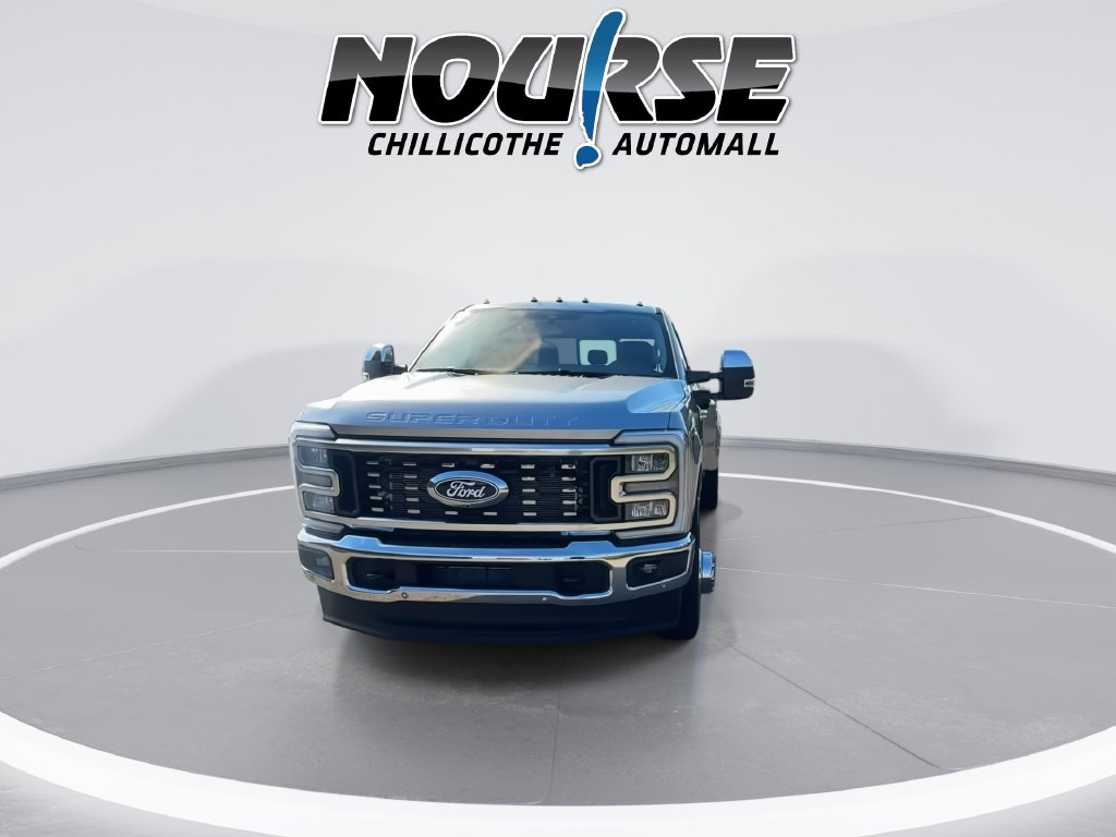 New 2027 Ford F-350 Lariat Truck Crew Cab