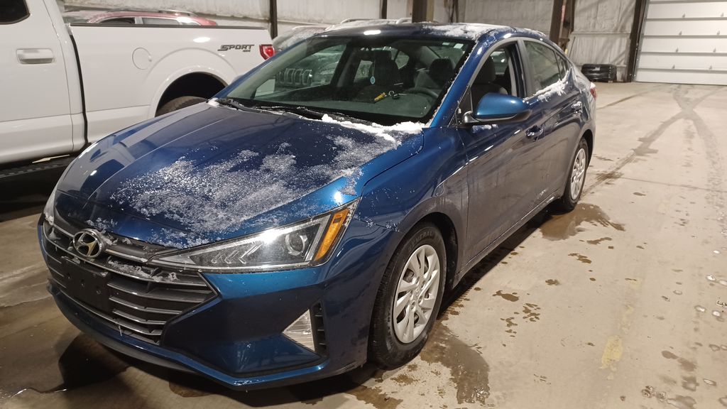 2019 Hyundai Elantra SE's photo