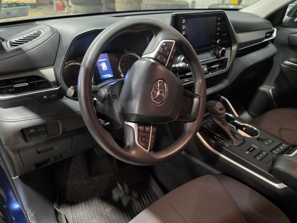Used 2022 Toyota Highlander L SUV