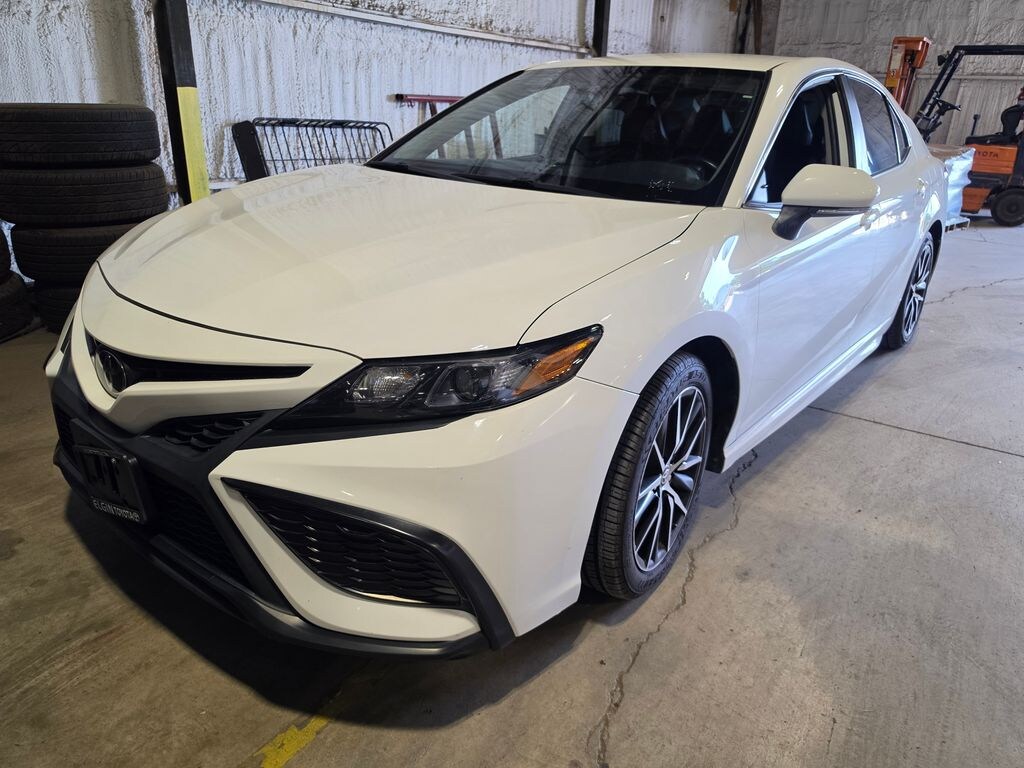 Used 2022 Toyota Camry SE Sedan
