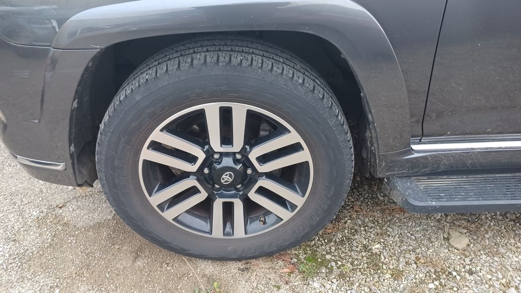 2021 Toyota 4Runner Limited photo 2