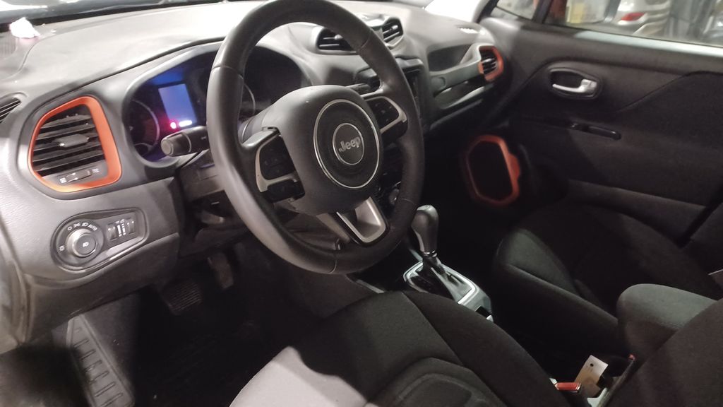 2020 Jeep Renegade Latitude photo 4