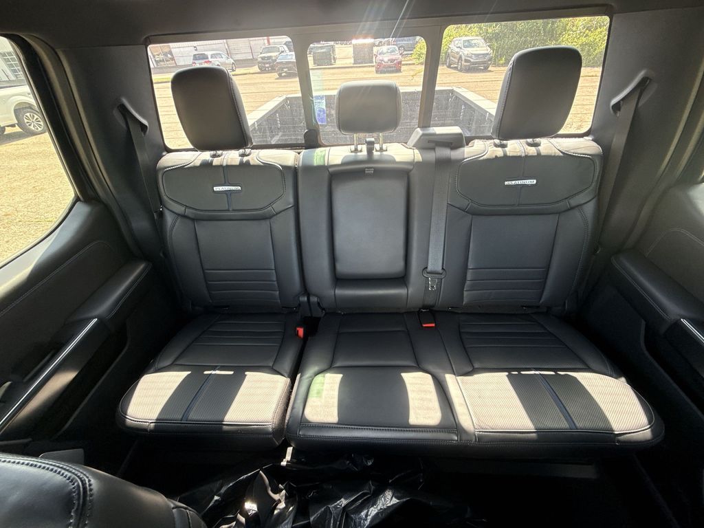 2026 Ford F-350 Super Duty Platinum - Photo 25