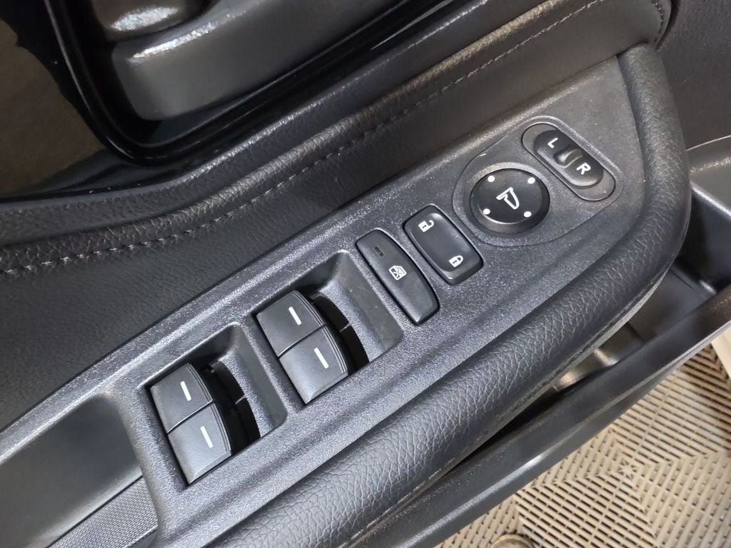 2025 Honda Odyssey Touring - Photo 15