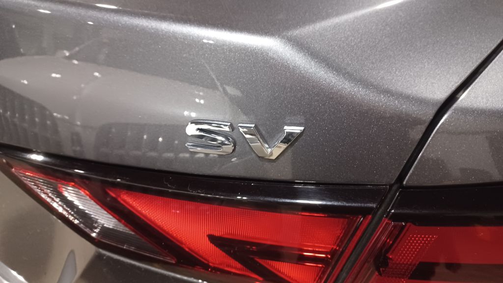 2024 Nissan Sentra SV photo 3