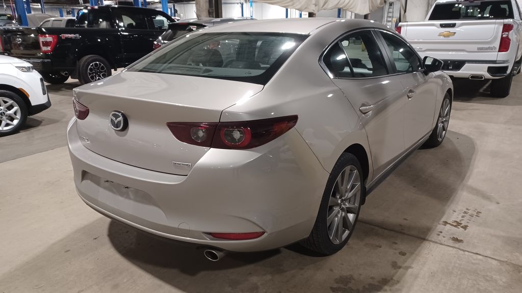 2023 Mazda Mazda3 2.5 Select photo 2