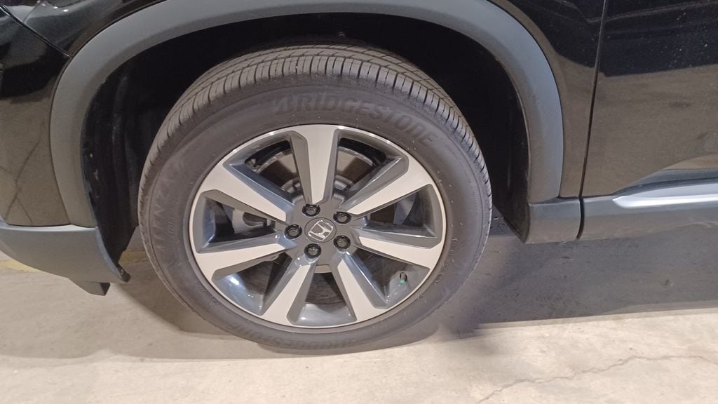 Certified 2025 Honda Pilot Elite SUV