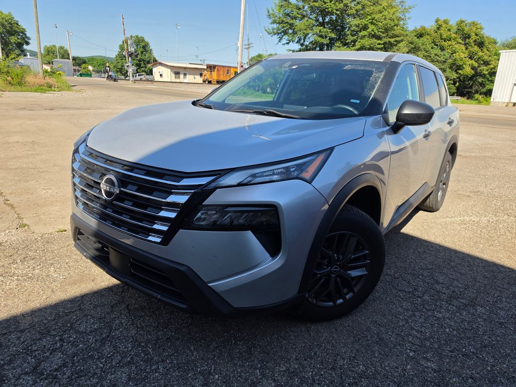 2024 Nissan Rogue S FWD's photo