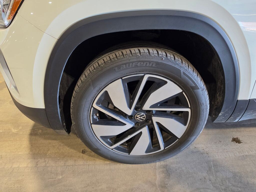 Used 2025 Volkswagen Atlas 2.0T SE w/Technology SUV