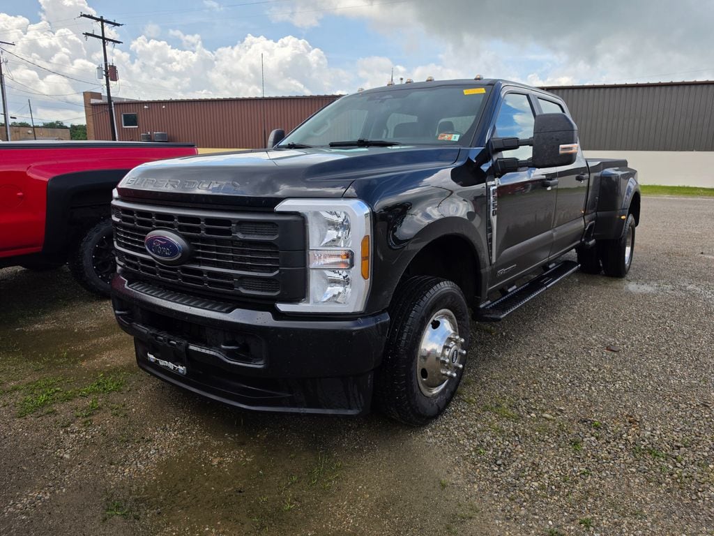 2025 Ford F-350 XL 4x4 Crew Cab 8' Box DRW's photo