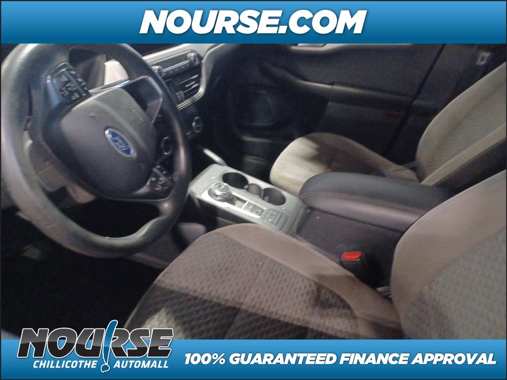2020 Ford Escape SE photo 3