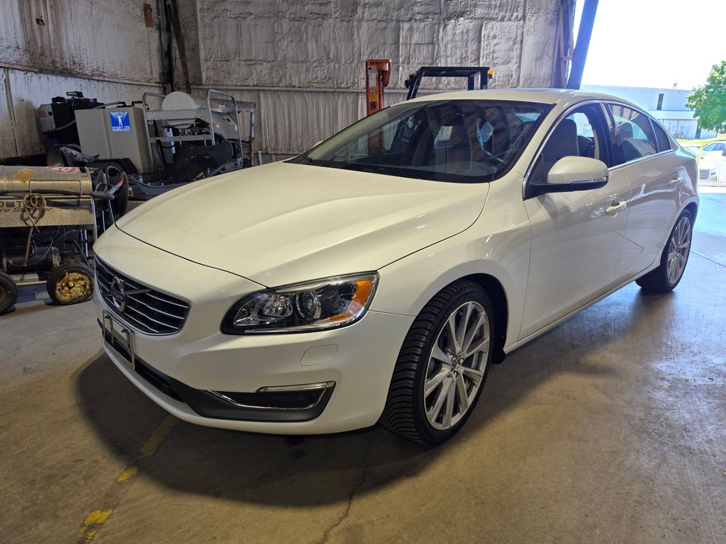 2018 Volvo S60 T5 AWD Inscription Platinum's photo