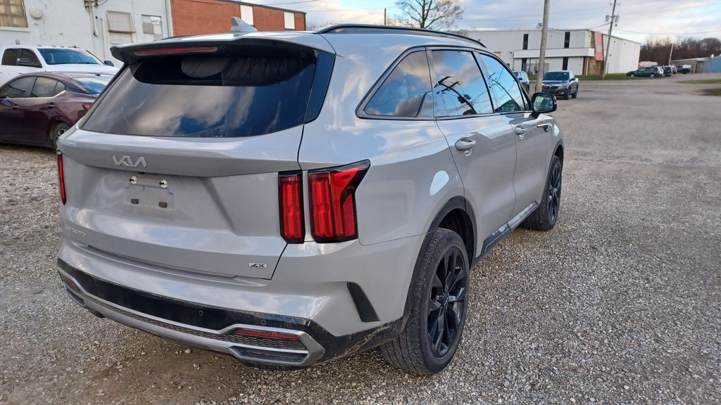 2023 Kia Sorento SX photo 2