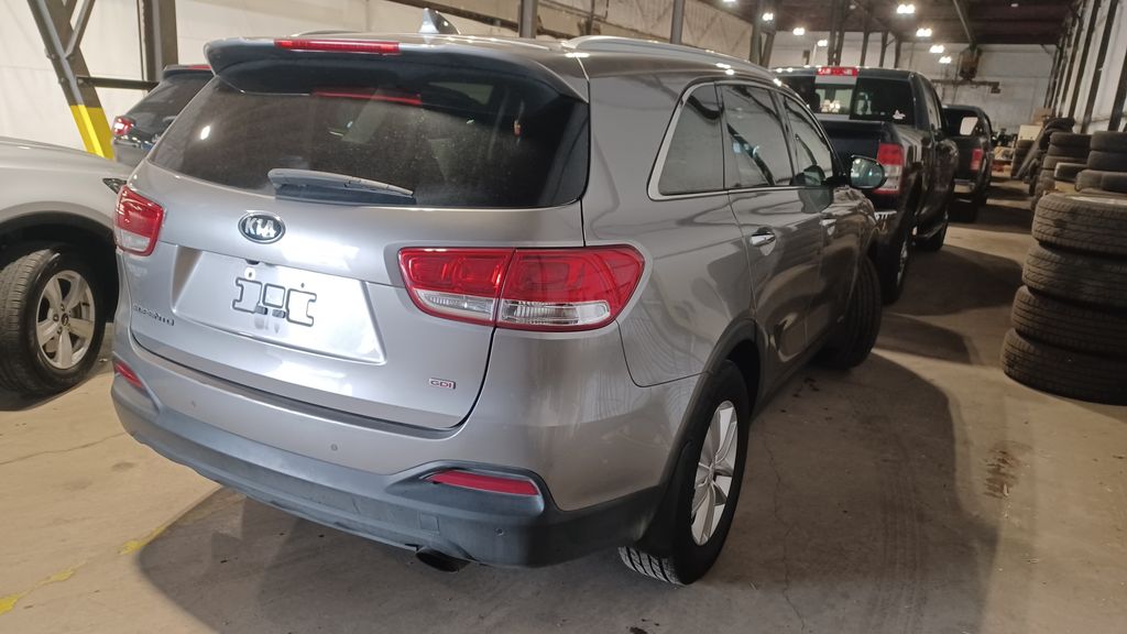 2017 Kia Sorento LX photo 3