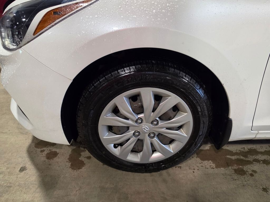 Used 2022 Hyundai Accent SE Sedan