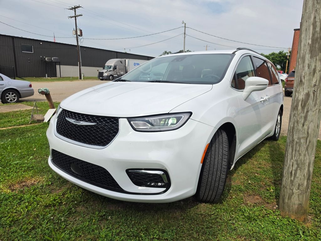 Used 2022 Chrysler Pacifica Touring L Minivan/Van