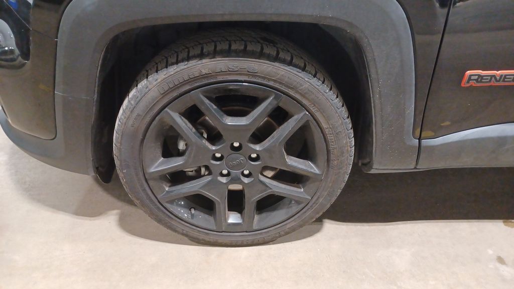 2020 Jeep Renegade Latitude photo 3