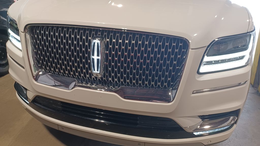 2020 Lincoln Navigator L Reserve photo 3