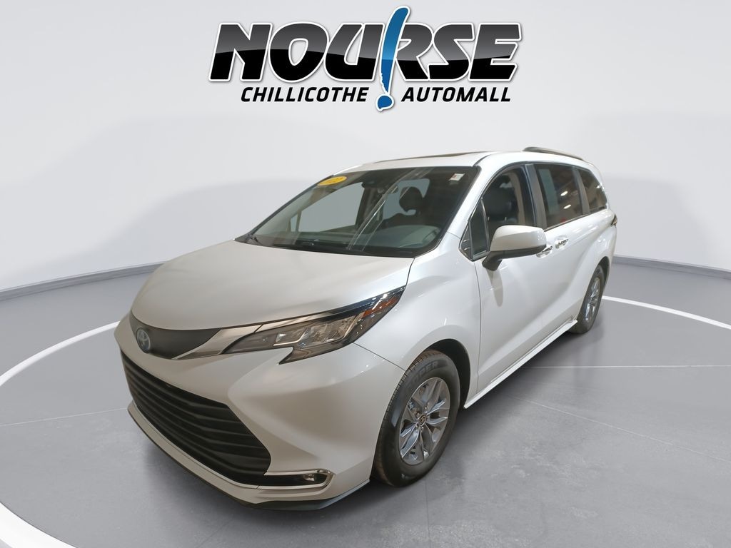 Used 2022 Toyota Sienna XLE Minivan/Van