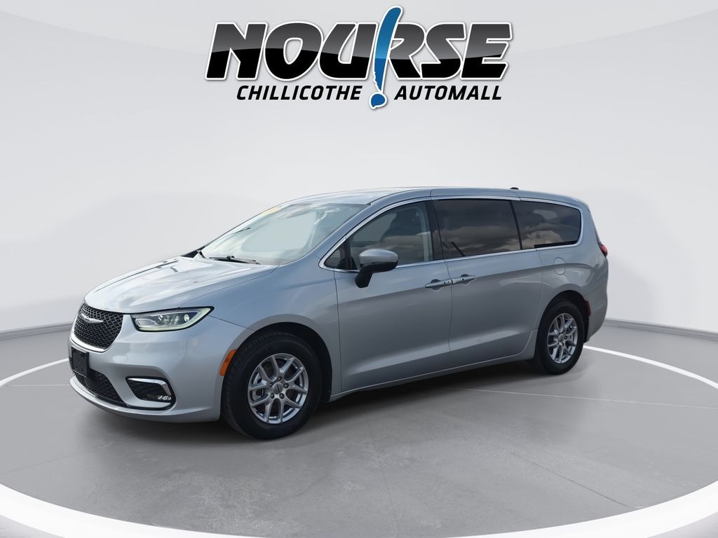 Used 2023 Chrysler Pacifica Touring L Minivan/Van