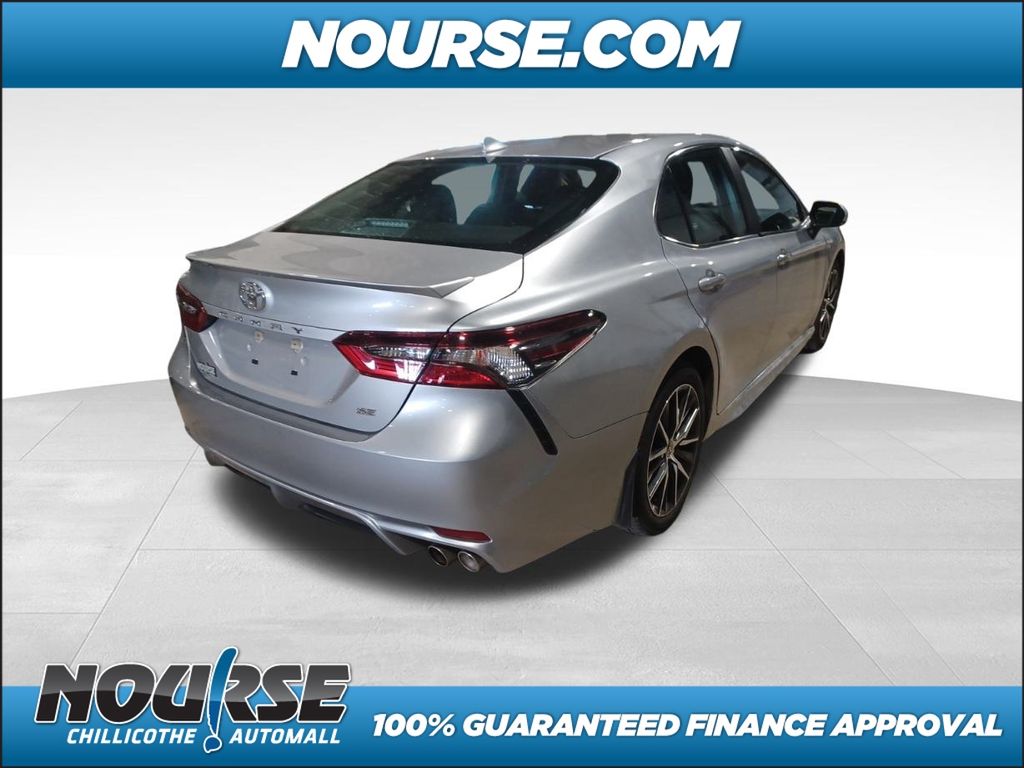 2021 Toyota Camry SE photo 2