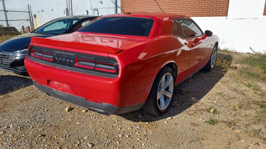 2018 Dodge Challenger R/T photo 2