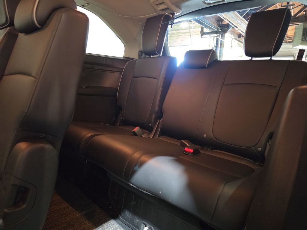 2025 Honda Odyssey Touring - Photo 25
