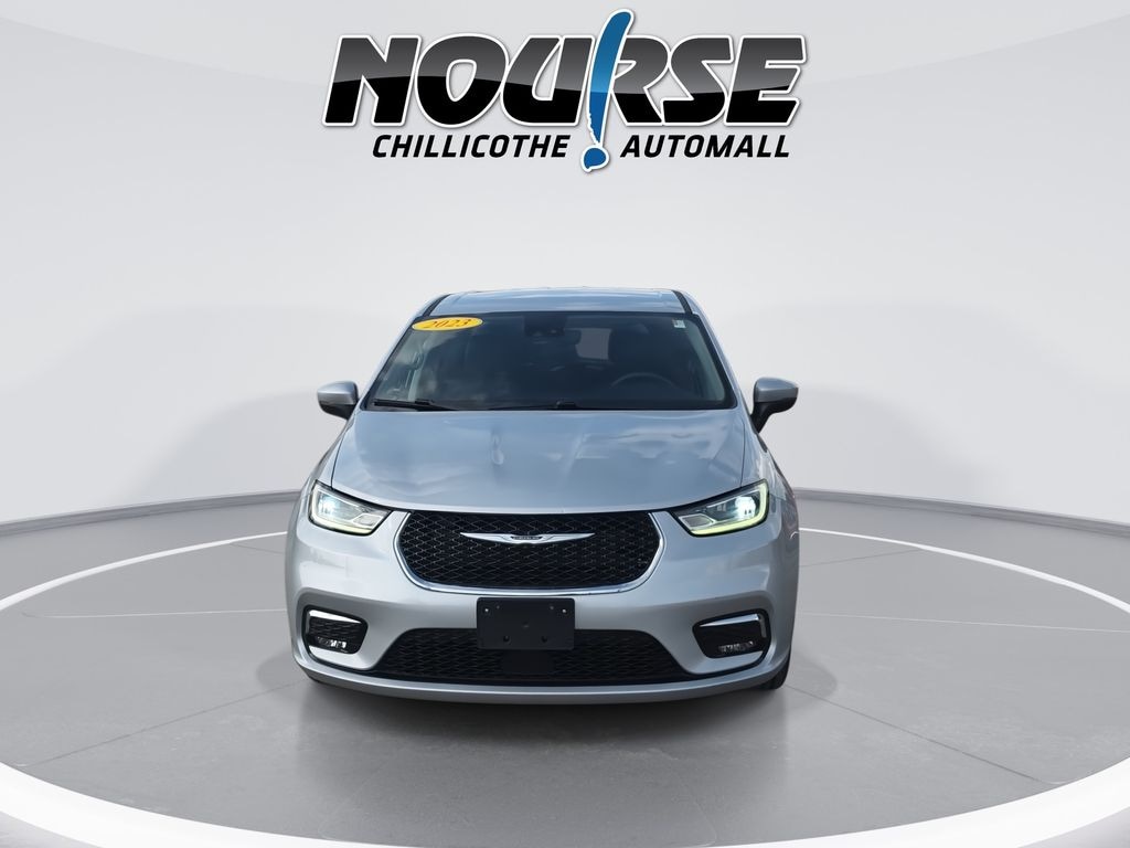 Used 2023 Chrysler Pacifica Touring L Minivan/Van
