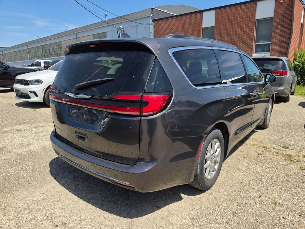 Used 2022 Chrysler Pacifica Touring L Minivan/Van