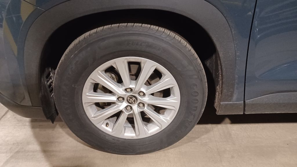 2024 Toyota Highlander Hybrid XLE photo 3