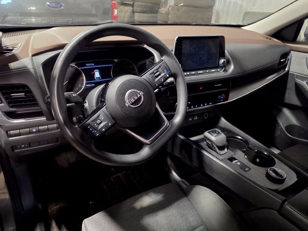 Used 2023 Nissan Rogue SV SUV
