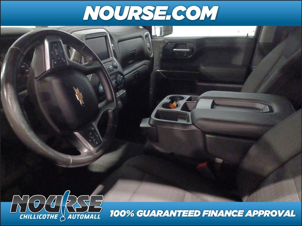 2022 Chevrolet Silverado 1500 LT photo 3