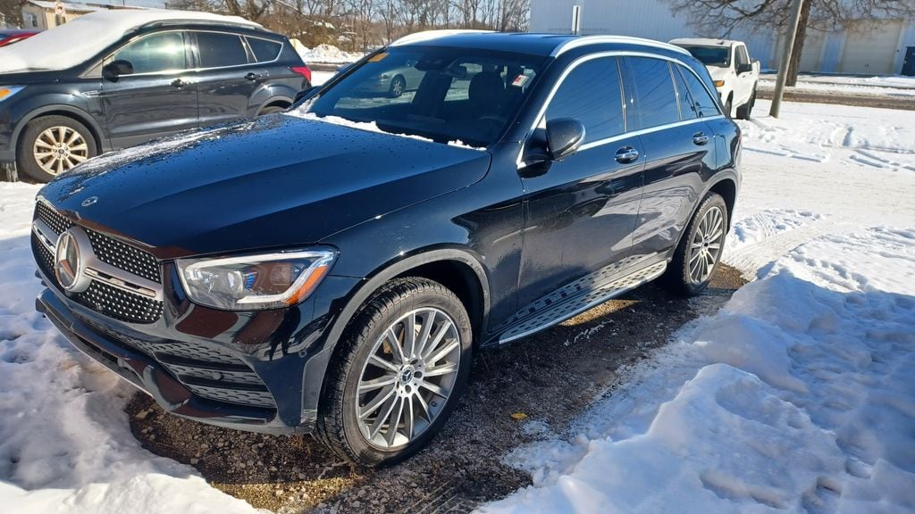 2022 Mercedes-Benz GLC GLC300's photo