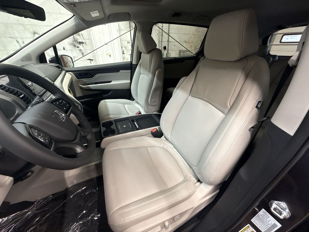 2026 Honda Odyssey EX-L - Photo 13