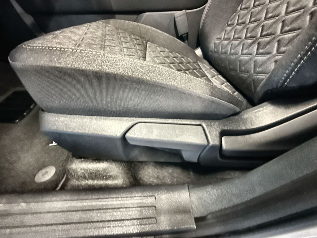 2025 Nissan Kicks SV AWD - Photo 14