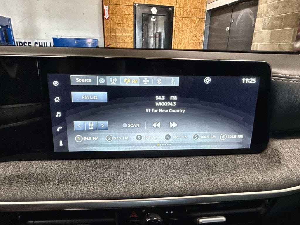 2025 Nissan Kicks SV AWD - Photo 12